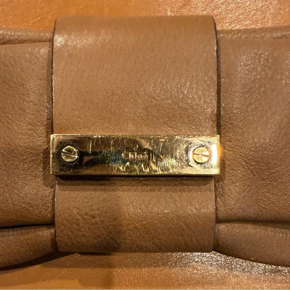 Authentic Chloé Tan Leather Bow Clutch Gold Hardware Flap Envelope Bag - Picture 4 of 14